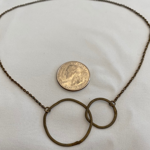 4/$25- Brass Tone Double Circle Necklace Jewelry - Picture 5 of 9